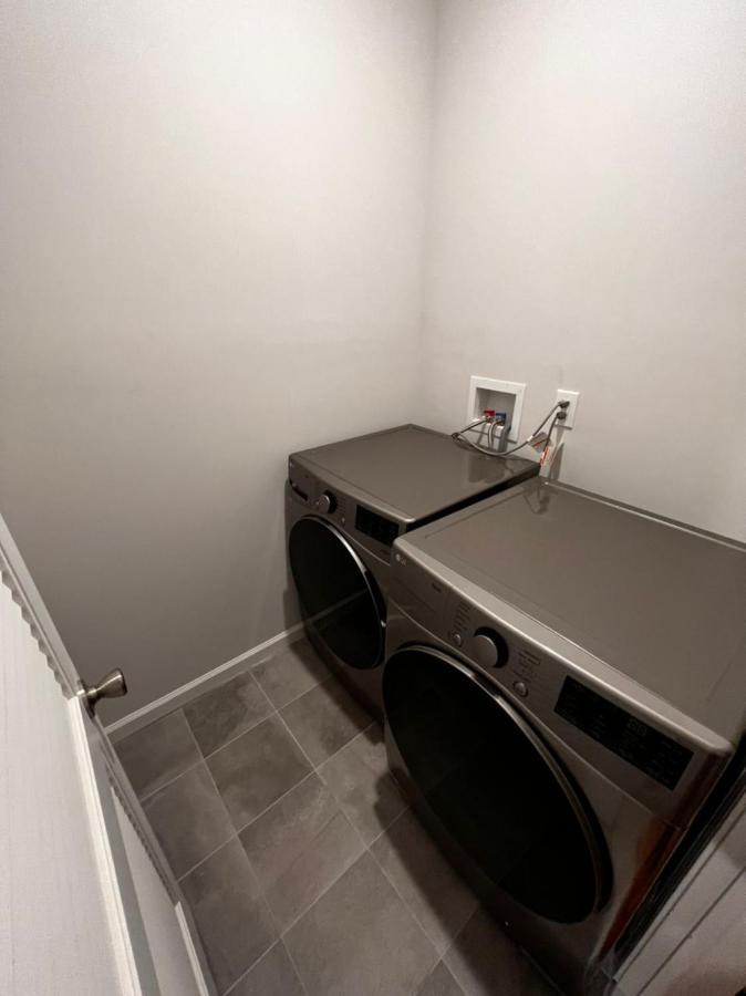 Springview Homes 12Mins From Ewr & 3 Mins From University Hospital 纽瓦克 外观 照片