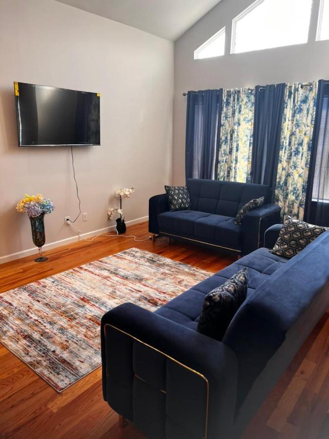 Springview Homes 12Mins From Ewr & 3 Mins From University Hospital 纽瓦克 外观 照片